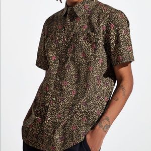 Dark Seas button-down in a short sleeve silhouette